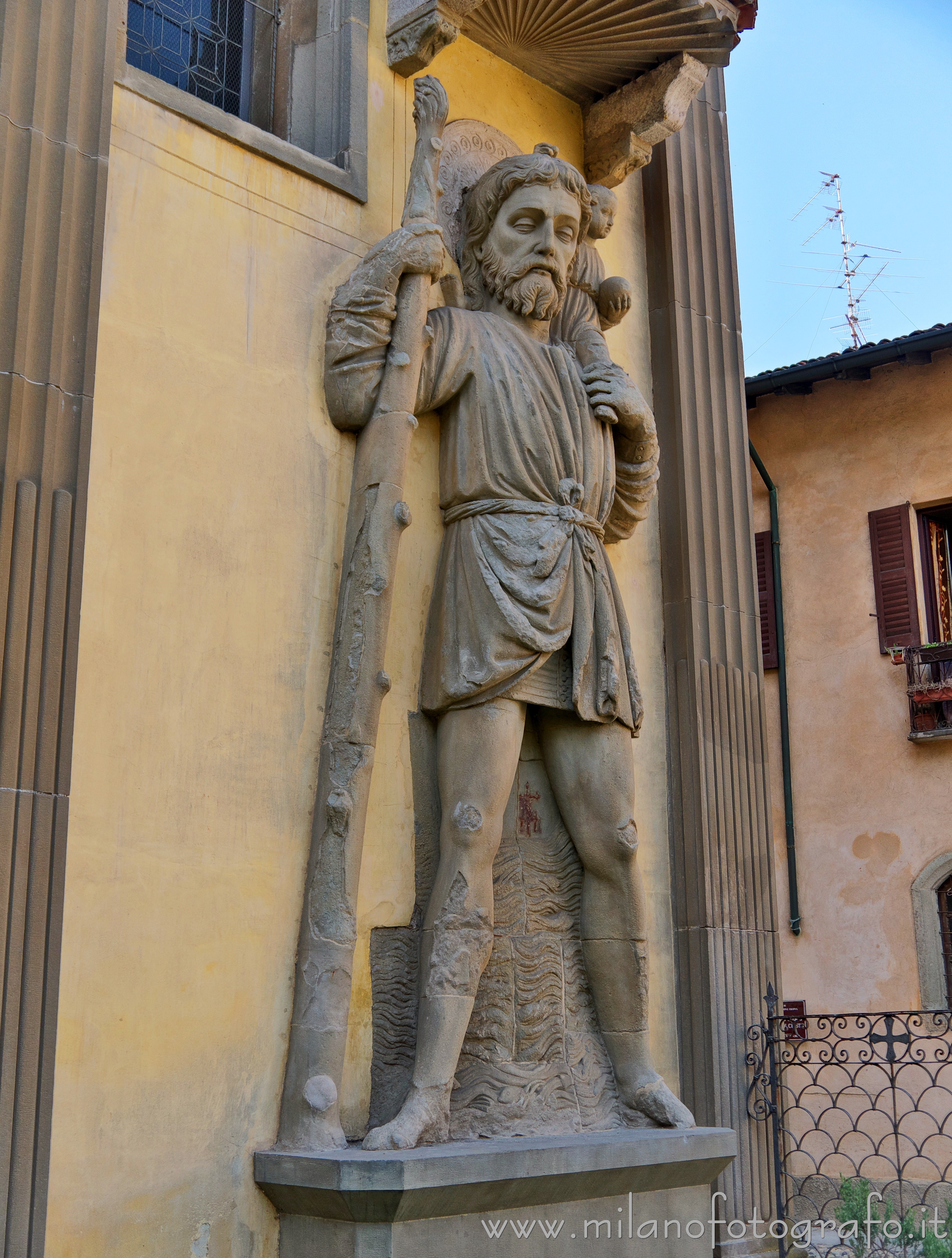 Castiglione Olona (Varese, Italy) - Statue of St. Cristopher on the facade of the Villa Church - Full resolution picture